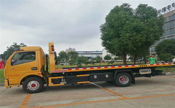 怀化定远24小时拖车救援电话号码，定远道路救援公司怎么收费的